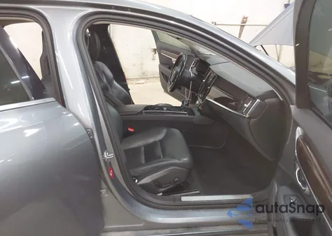 2018 Volvo S90 T6 Momentum from USA, damaged, VIN LVY992MK4JP004803